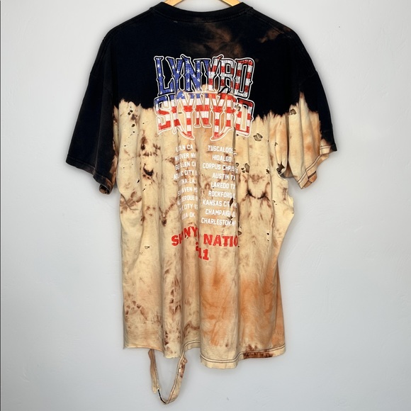 Distressed Lynyrd Skynyrd graphic tee shirt - Picture 2 of 2